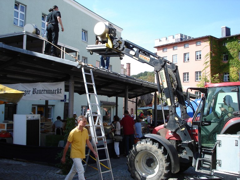 Projektoren werden aufgebaut